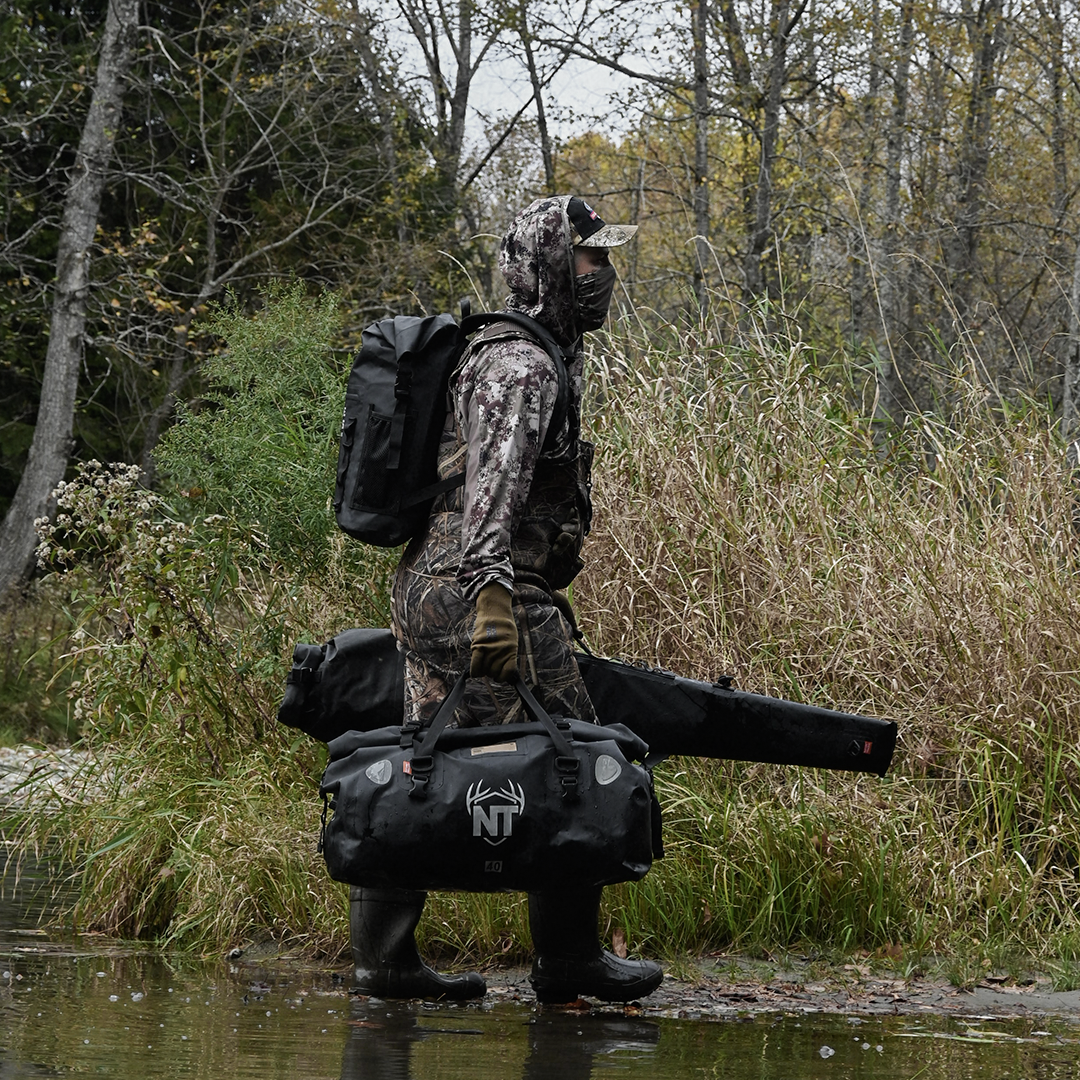 PEAK SERIES - RANGE ROVER DRYPAK DUFFEL 40L Drypak Bag NATURE_TRACKS_Nature Tracks - Black