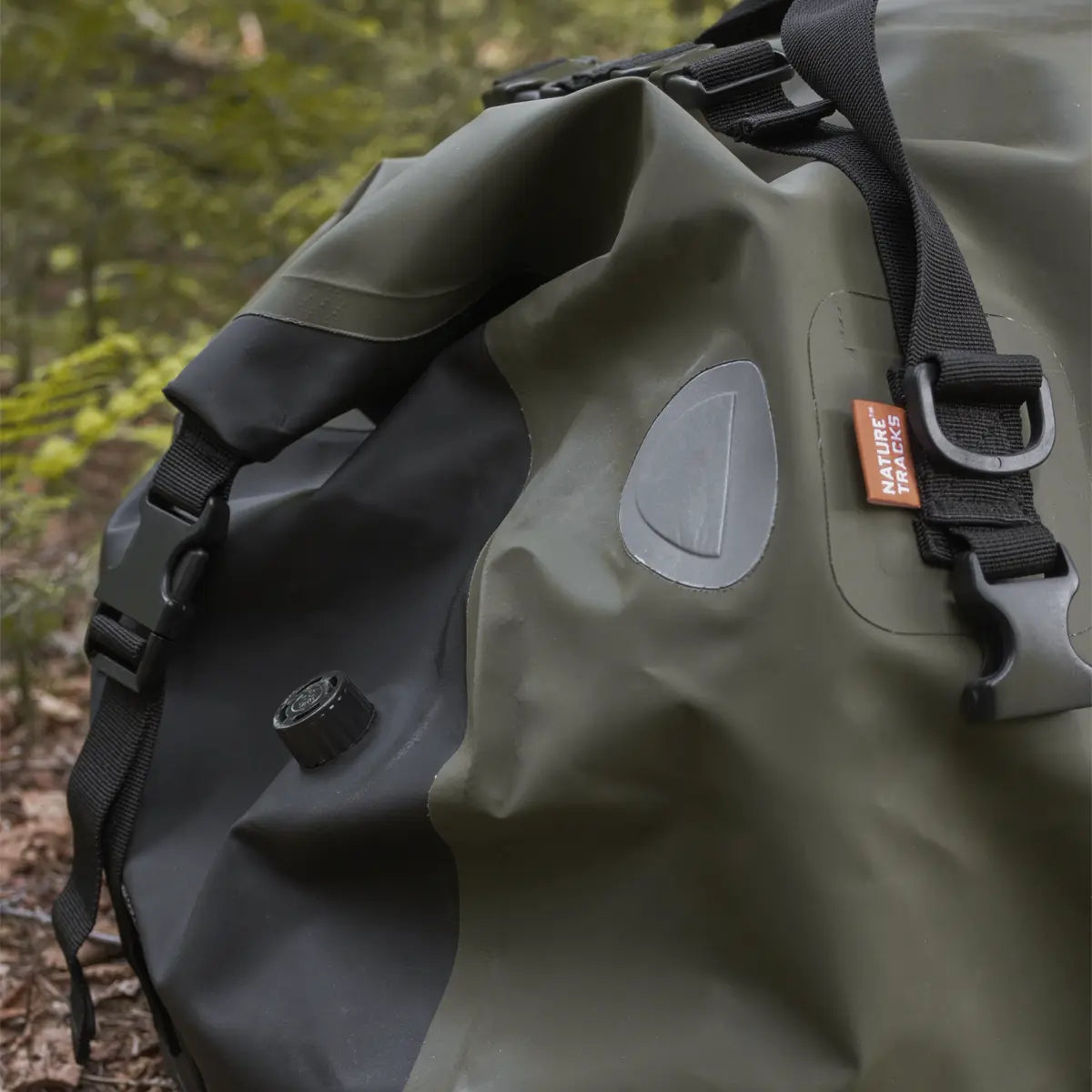 PEAK SERIES - RANGE ROVER DRYPAK DUFFEL 80L Drypak Bag NATURE_TRACKS_CANADA_WATERPROOP_WEEKENDER_BAG_SQUARE_2 Nature Tracks - Dark Green