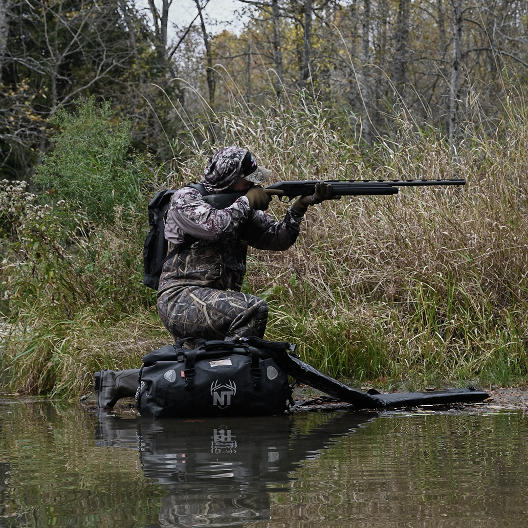 PEAK SERIES - RANGE ROVER DRYPAK DUFFEL 40L Drypak Bag NATURE_TRACKS_Nature Tracks - Black